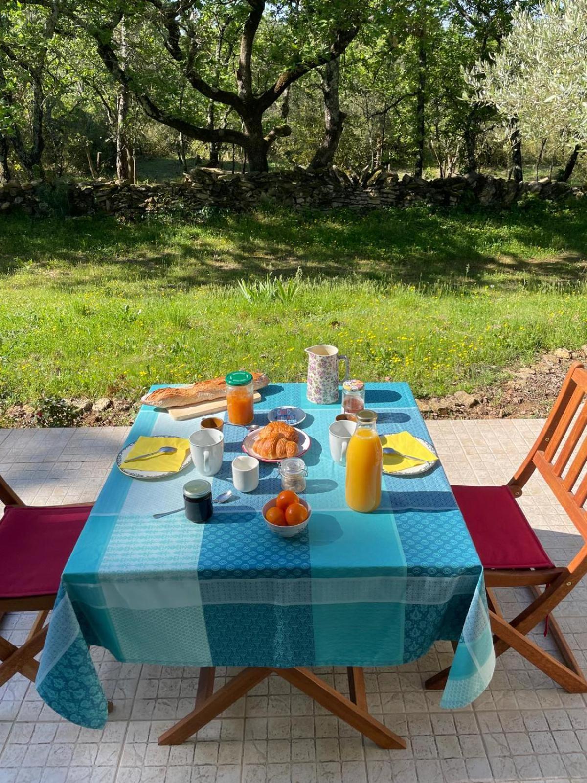 Bed and Breakfast Les Marguerites Vers-Pont-du-Gard Esterno foto